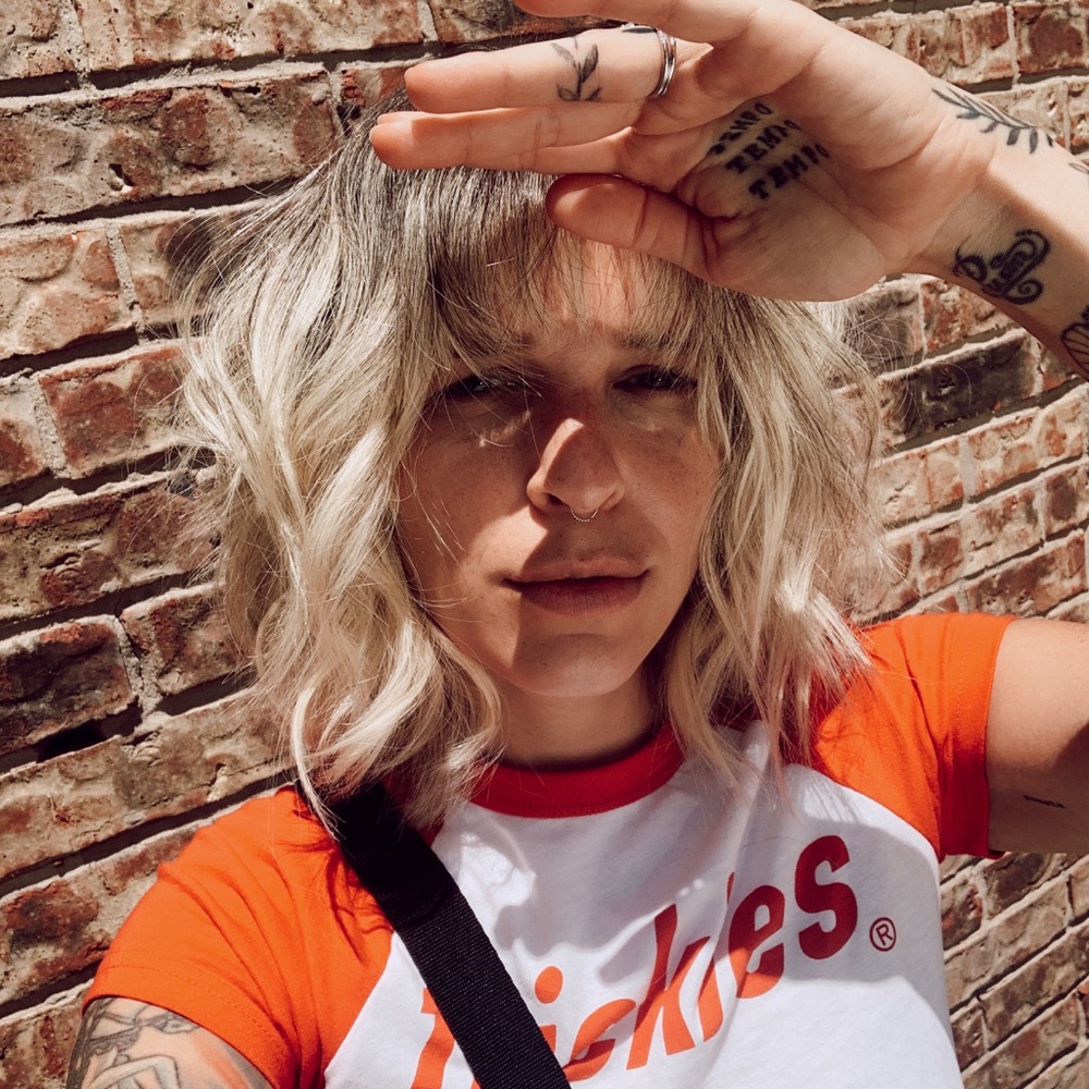 Meet your Posher, Ligia